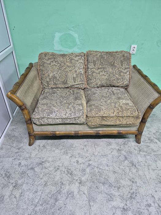 Продам диван хорошем состояние