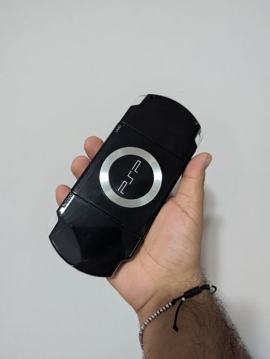 Psp 2004 modat cu jocuri card 64gb