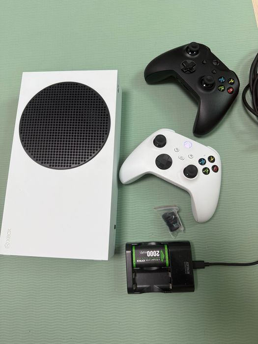 Xbox series s 512gb ssd. 2ta akkm bilan.