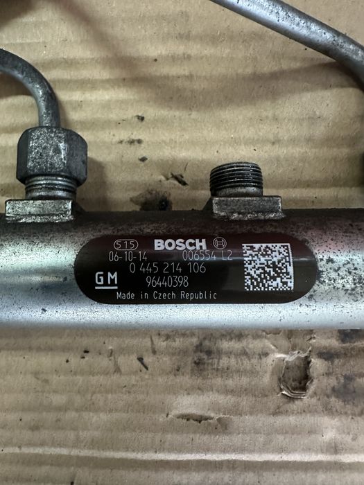 Рейл / горивна рейка Опел Антара / Шевролет Каптива Antara / Captiva