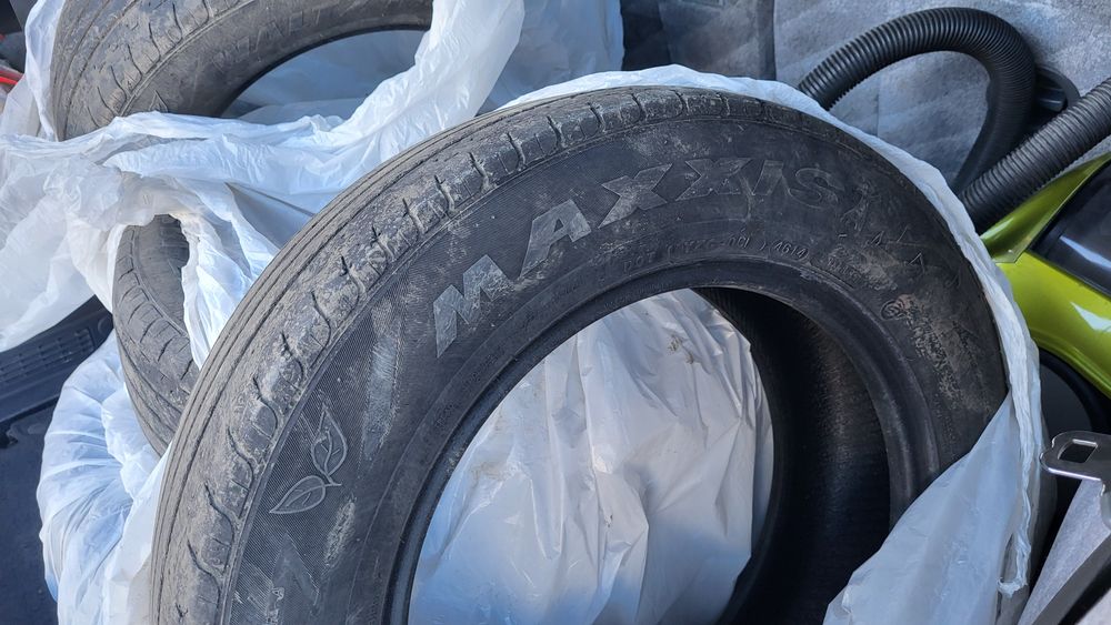 Продам шины максис