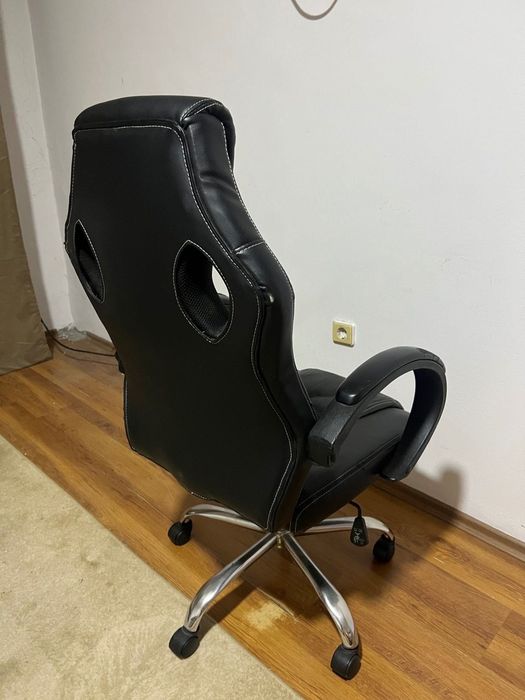 Офис стол удобен