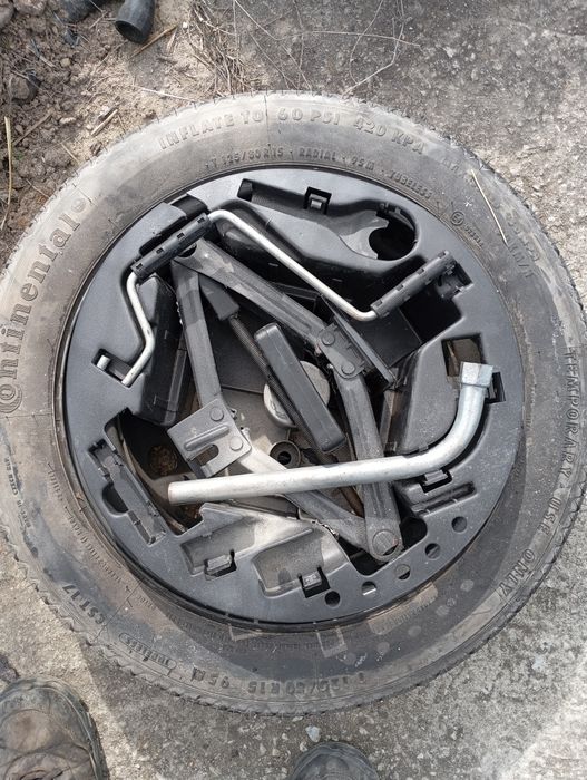 Резервна гума, тип патерица 15 Alfa Romeo 147 с крик и ключ