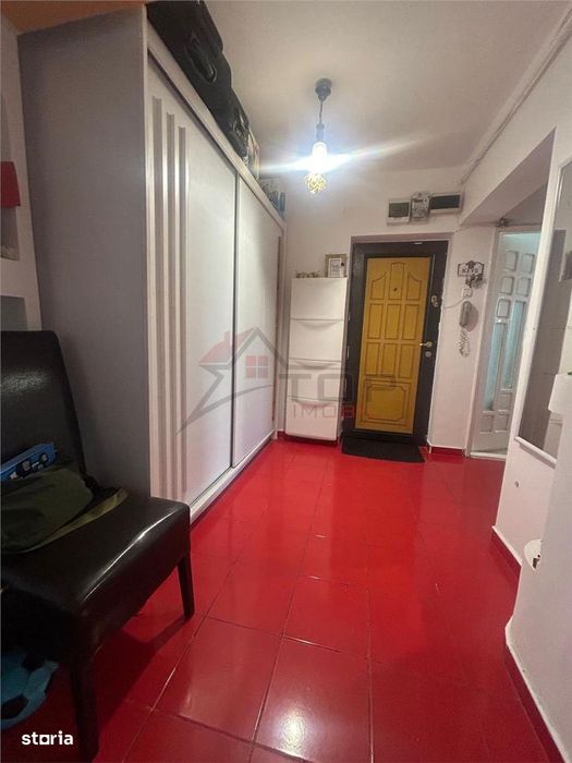 3 camere, etaj 5, bloc din 1982 zona Dacia