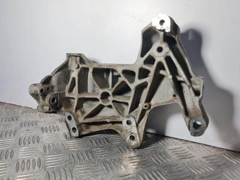 Tampon motor Opel Vivaro B 1.6 cdti