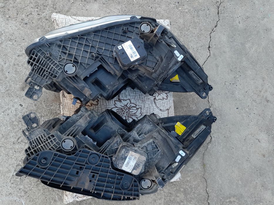 Vand set faruri bixenon led Ford kuga 2 dupa 2016.