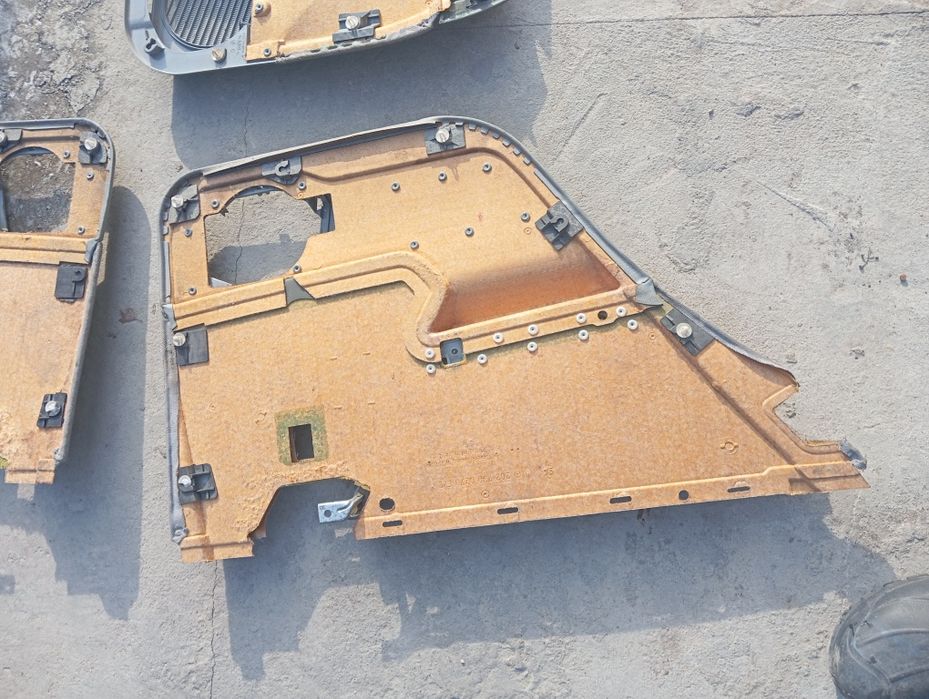 Дверные карты Mercedes w202 дорест