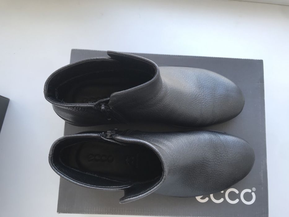 Женские ботинки