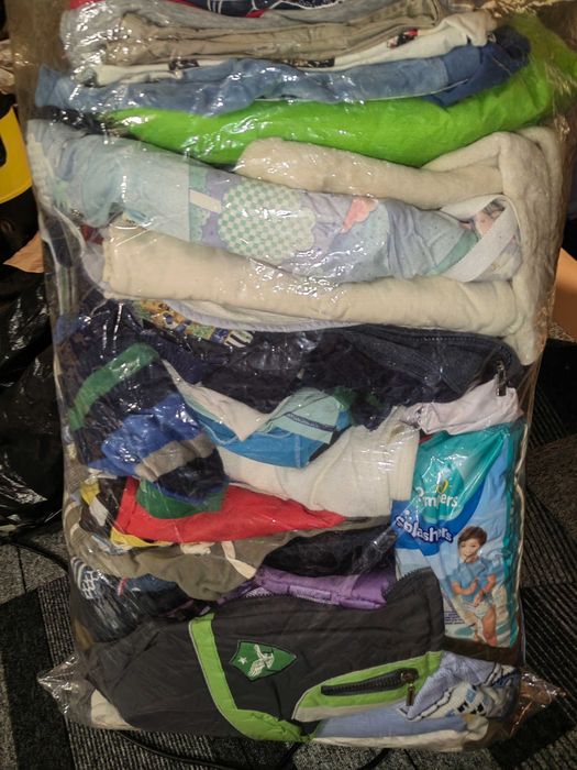 Vând saci haine bebelus scaun masina cadita oliță ham port bebe jucari