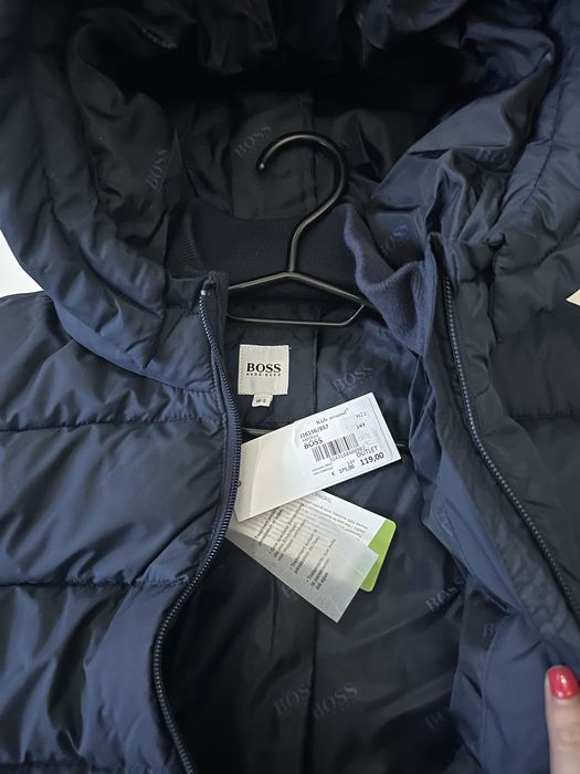 Яке Hugo Boss размер S -14 години
