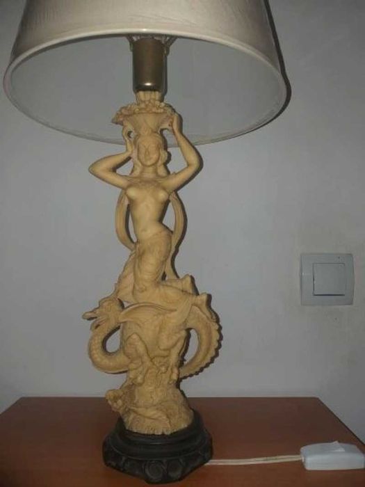 Veioza din praf de marmura cu rasina si abajur