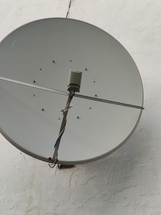 Продам спутниковую тарелку 120см.,2штуки