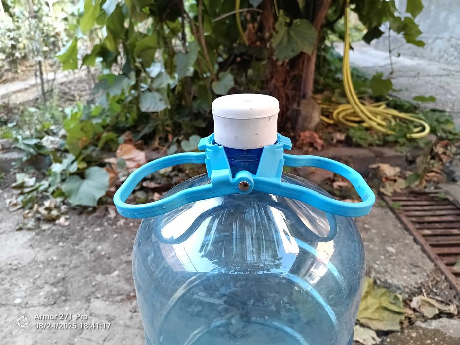 Дръжки за галони за вода - нови