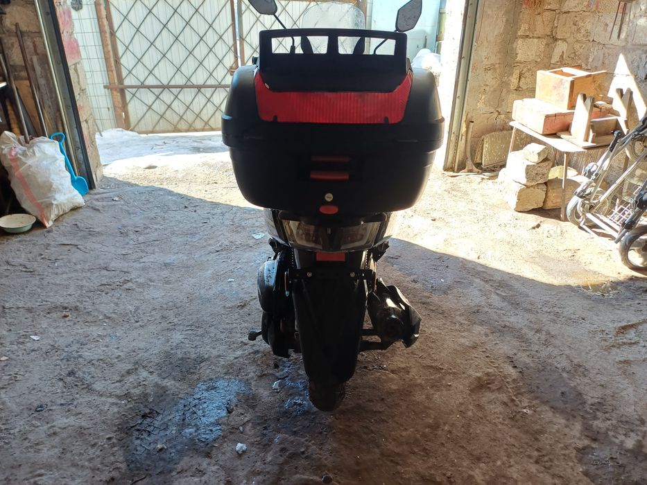 Продам скутер N-Max