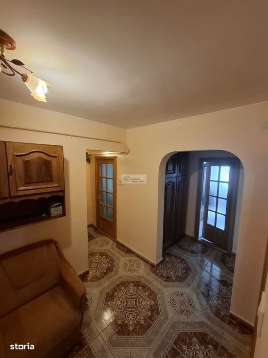 Apartament de 4 camere+ 1 /etaj 2/125mp /Independentei/Focsani/Finante