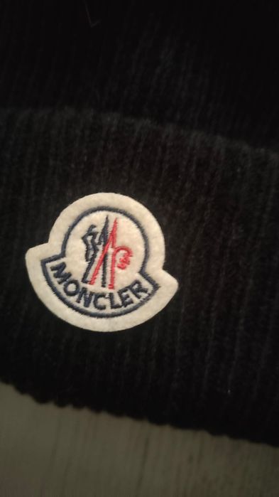 Caciulă Moncler neagra