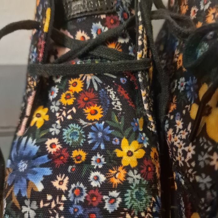 DR.MARTENS  номер 37 !Цветни и пъстри  ,в отлично състоянии
