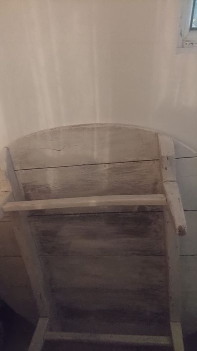 Продам стол маленький