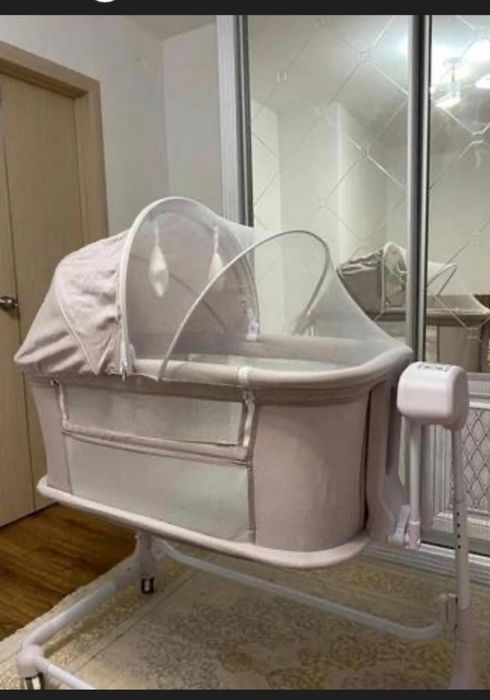 Автокресло , и кровать по 25000 каждое