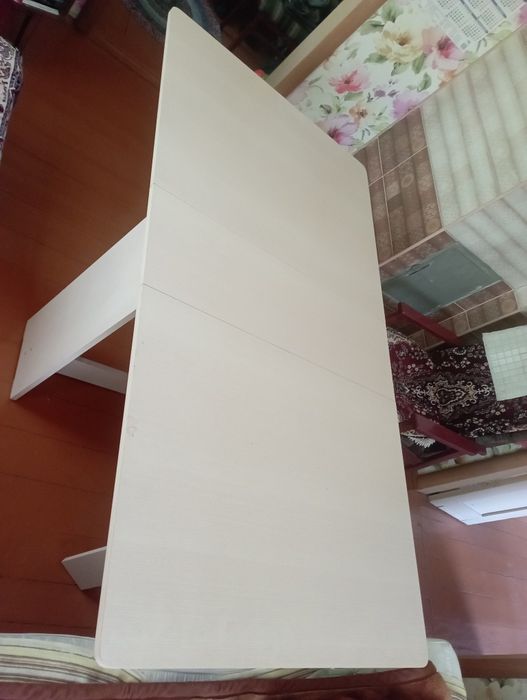 Продам стол книжка новый