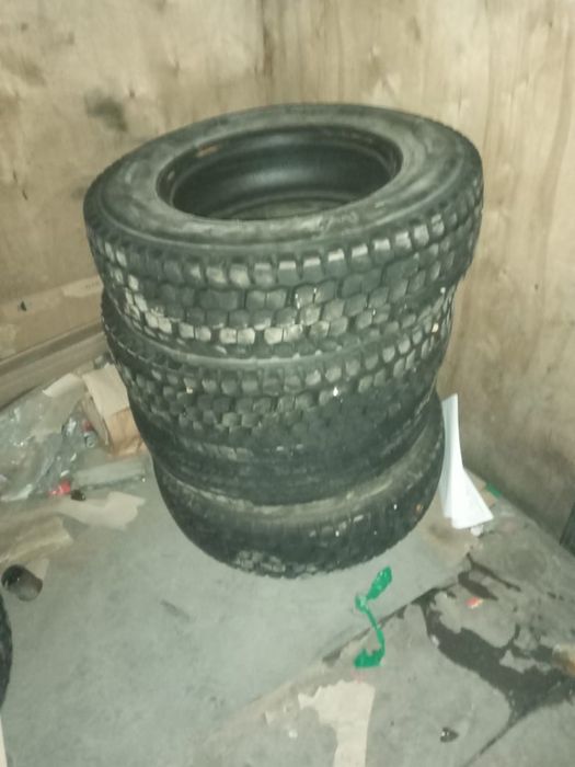 Продам грузовые шины