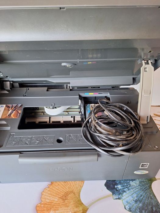 Продам принтер EPSON.