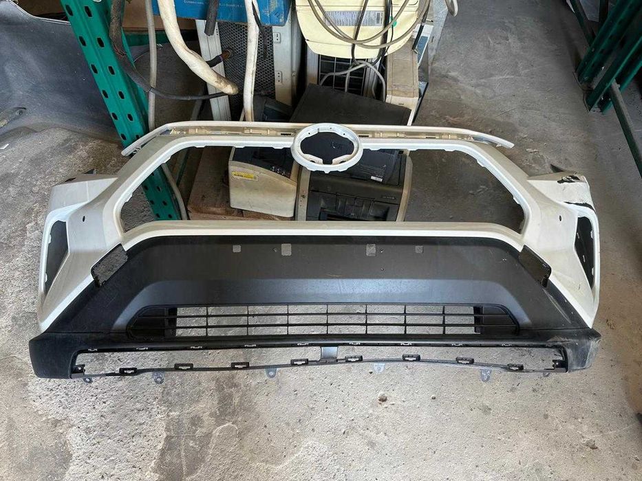 Запчасти по кузову на TOYOTA RAV 4 кузов 30 40 50