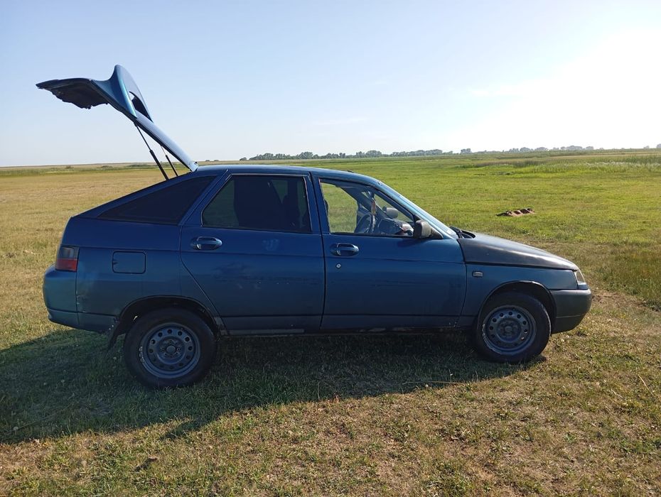 Продам ВАЗ 2112 .