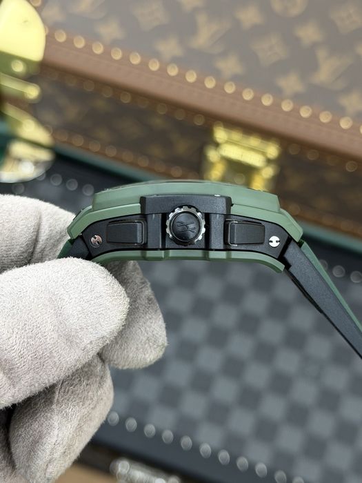 Hublot Spirit of Big Bang 42mm – Green Ceramic, Skeleton Chronograph, Green Rubber Strap