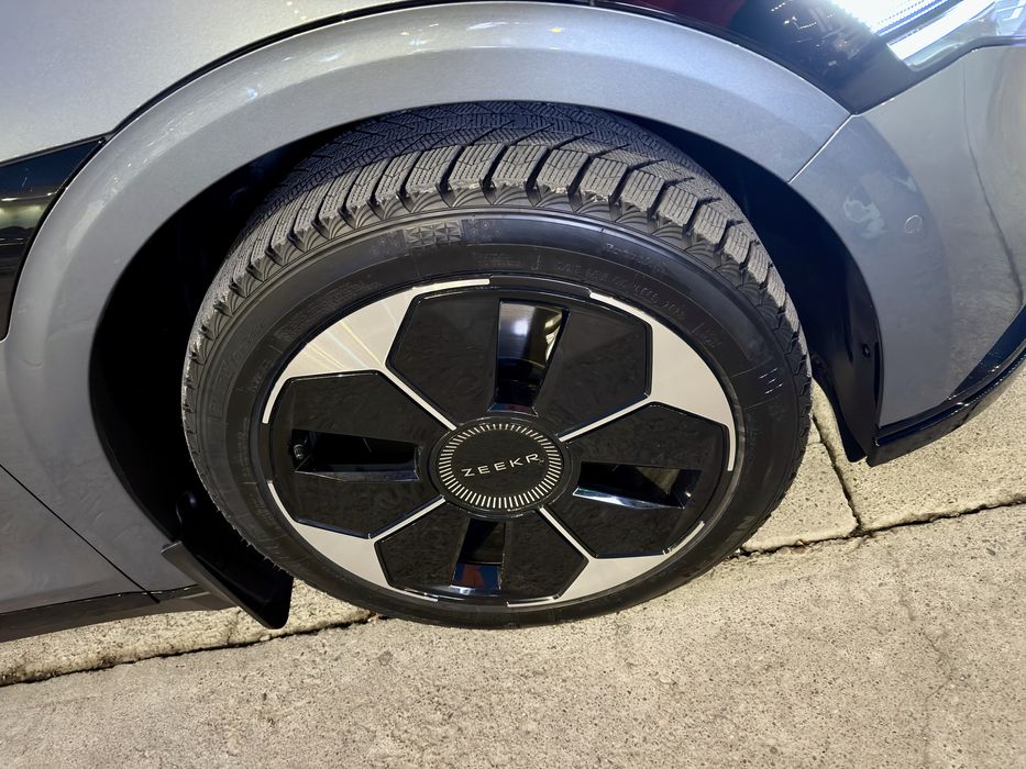 Zeekr 007 smart. 2024 yil. Kraska tozza. 30.000 km.  688 zapas hod.