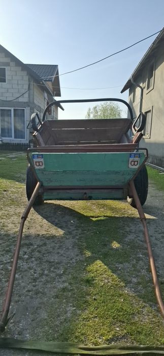 Vând șaretă rezistentă