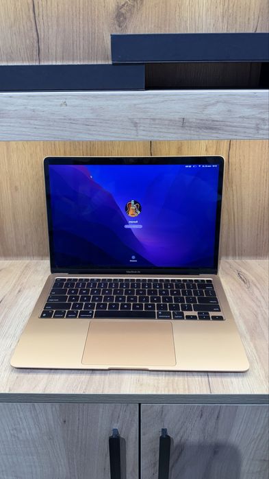 Продам Macbook air m1 8/256gb.