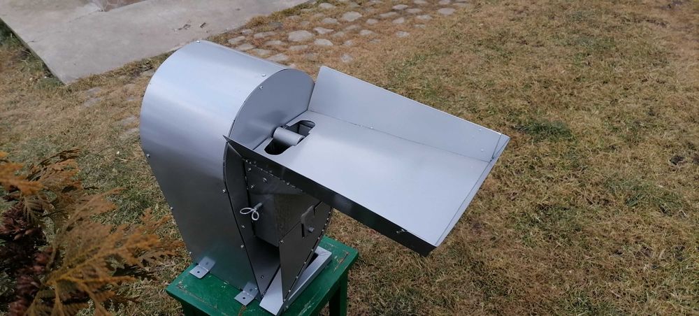 Masina de spart nuci manuala , la bormasina /electrica