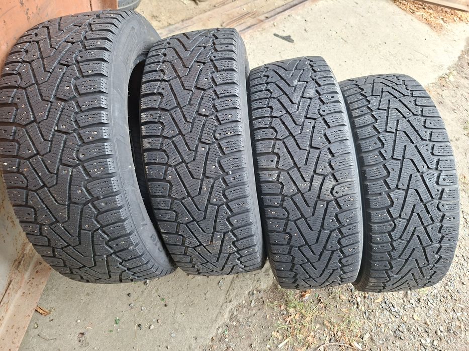 Продам шины 235/55/18 пирелли