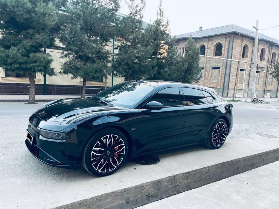 Zeekr001 Z-sport.AWD Dual Motor.Alcantara,6-поршневые,38500 пробег.