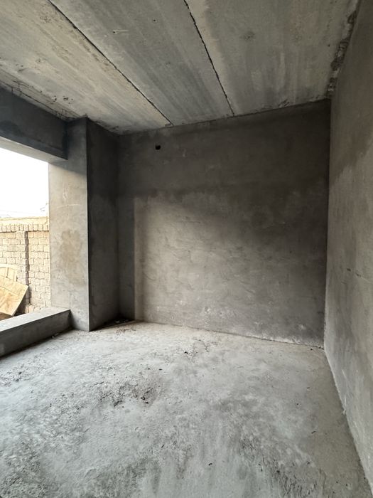 Uy hovli sotiladi. 7 xona, padvali bor. Uy ozimniki. продажа дома