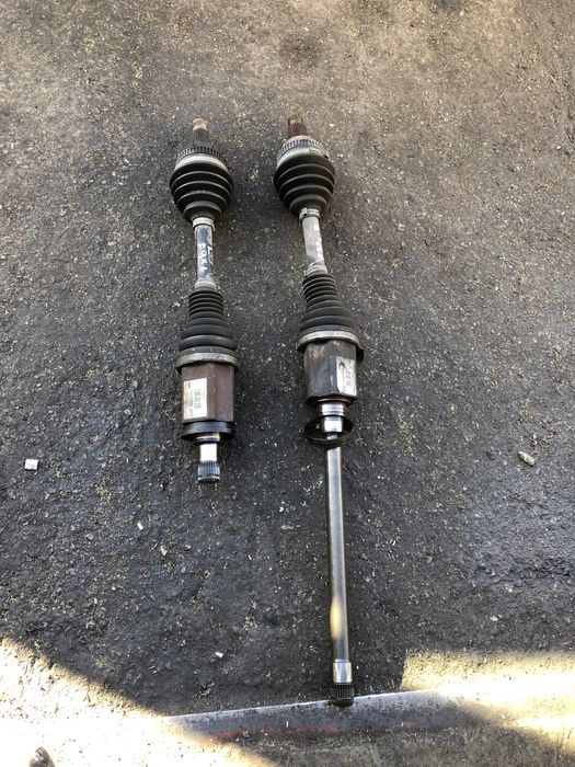 Предни полуоски бмв е90/91/92/93 ( predni poluoski bmw e90/91/92/93 )