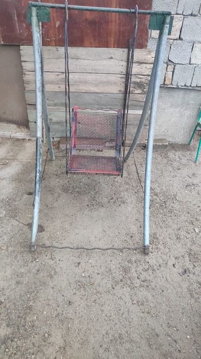 Продам хорошую качелю