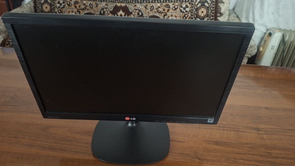 Монитор LG 19 размер