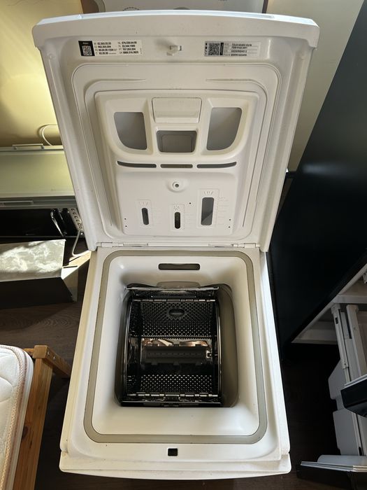 Продавам пералня Whirlpool 6th Sense – 6
