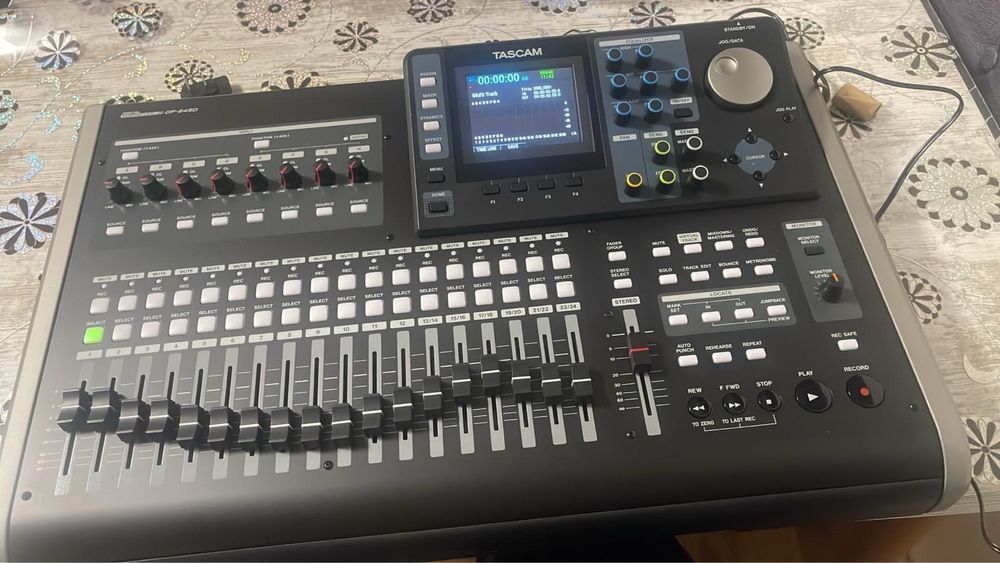 tascam DP-24SD recorder digital