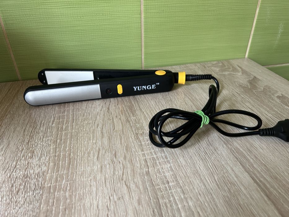 Placă de păr YUNGE – în stare foarte bună