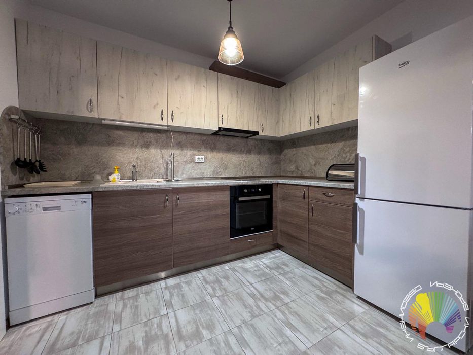 Дава се под наем Тристаен апартамент в Бургас, Славейков - 100 кв.м за 714 € - Снимка #6