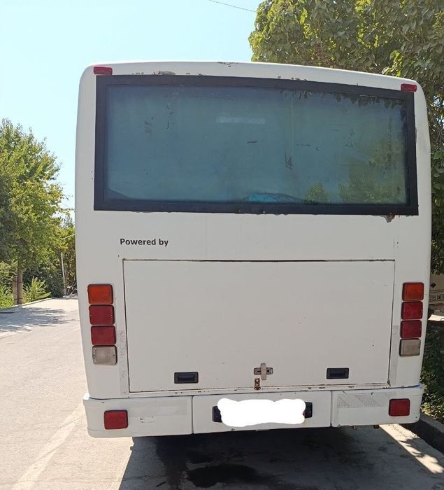 Isuzu avtobus sotiladi yaxshi xolatda