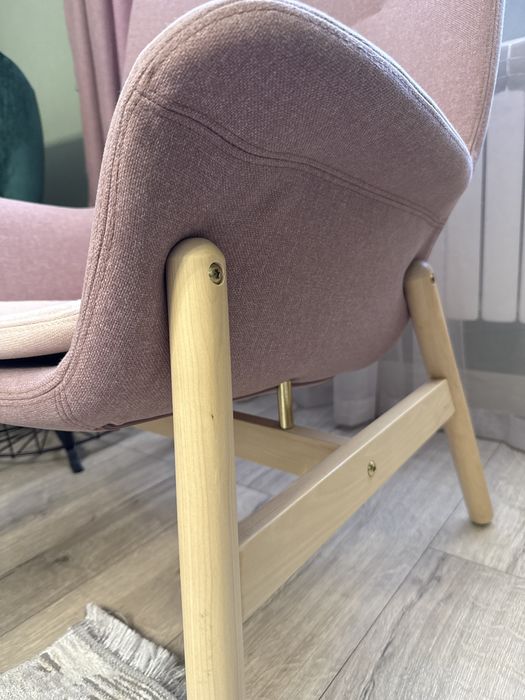 Кресло IKEA розовый