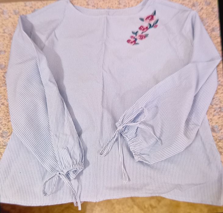 Продам новую рубашку  9000т