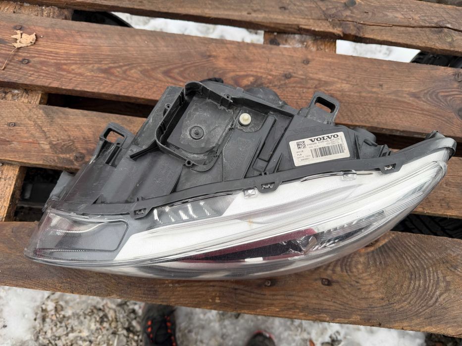 Фар Volvo V60/S60