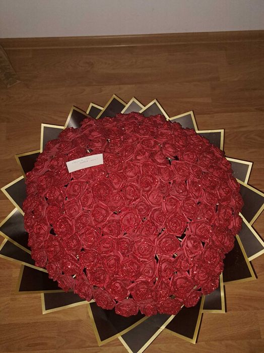 Букет 101 рози с брокат