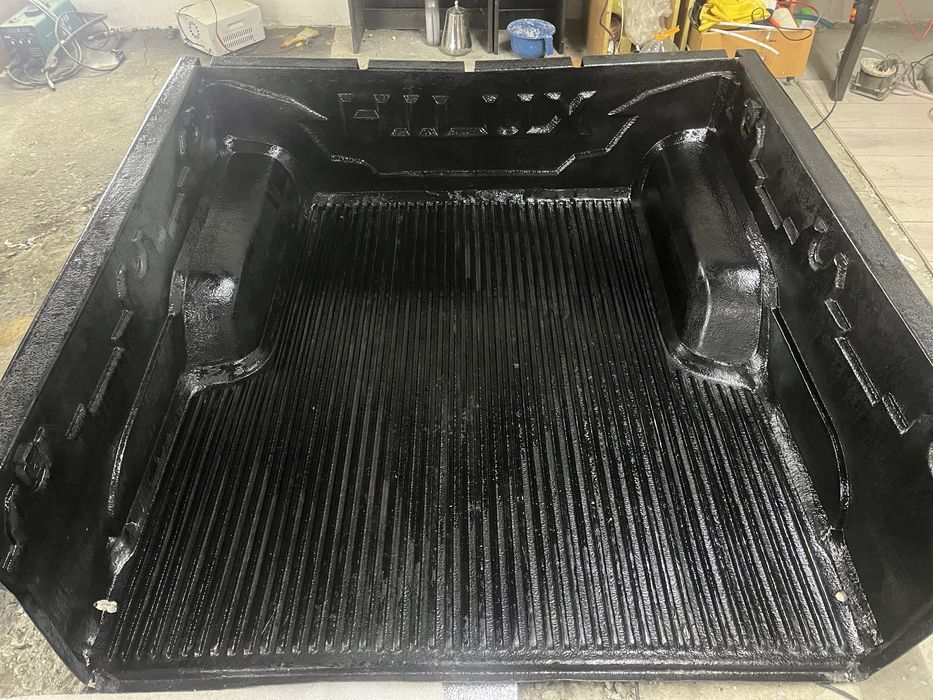 Ванны для Toyota Hilux