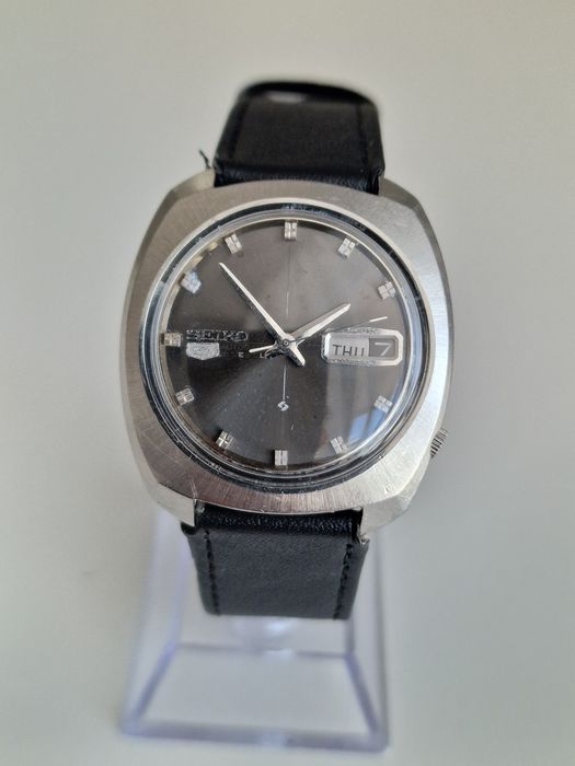 Ceas automatic Seiko 5. Funcționează foarte bine